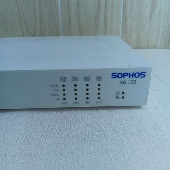 SOPHOS SG 125 Rev. 1 Security Appliance Firewall.  Does not come with any cords. - Picture 2 of 13
